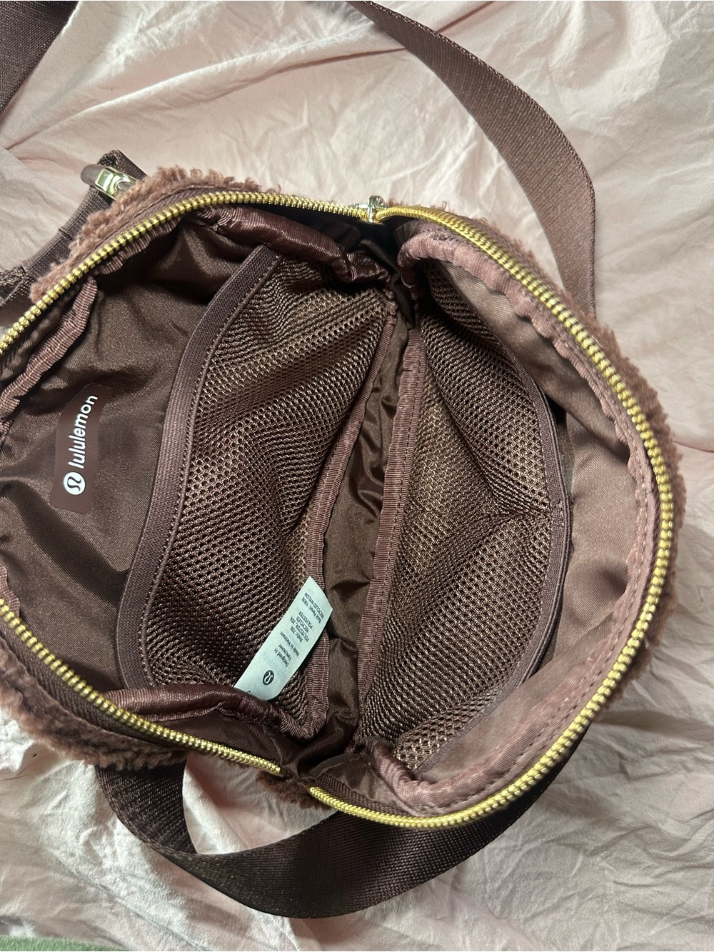 Lululemon Everywhere Belt Bag - Picture 3 of 3